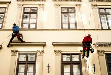 What to Expect From Commercial Window Cleaning Services?